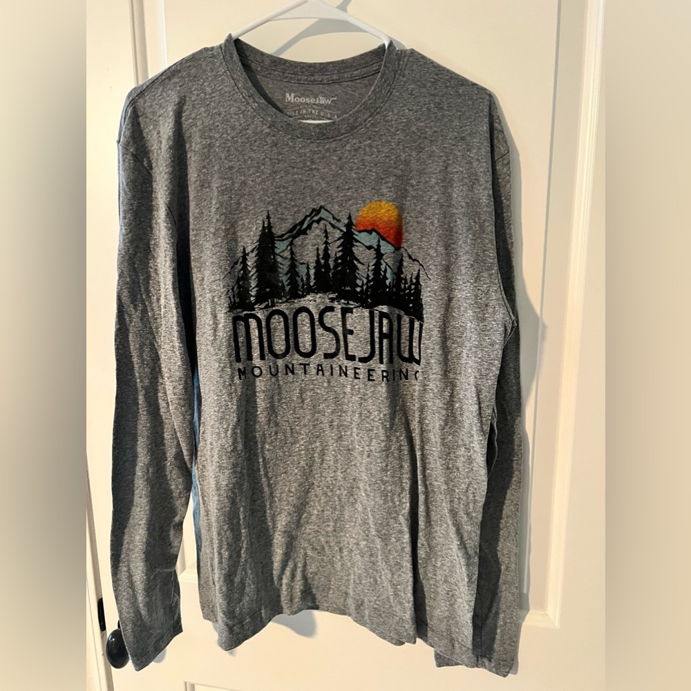 men’s Moosejaw long sleeve tshirt